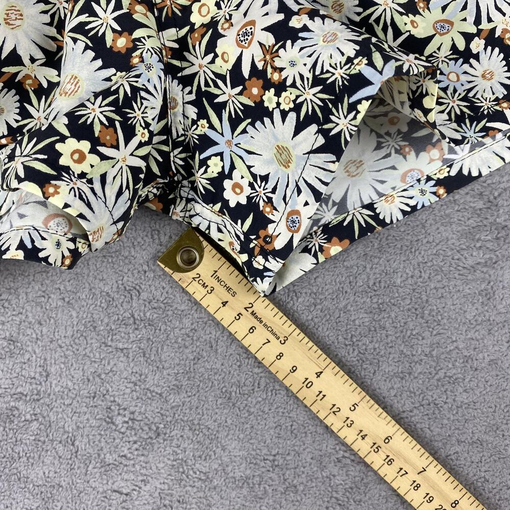 Patagonia Shorts Womens XS Barely Baggies Black Daisy Floral Summer Y2K Festival - Picture 12 of 13